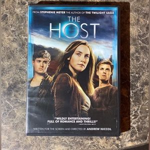 4/$10 item🤑 The Host DVD, from the author of the Twilight Saga